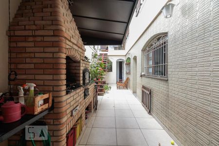 Casa à venda com 247m², 4 quartos e 3 vagas Casa à venda com 247m², 4 quartos e 3 vagasChurrasqueira