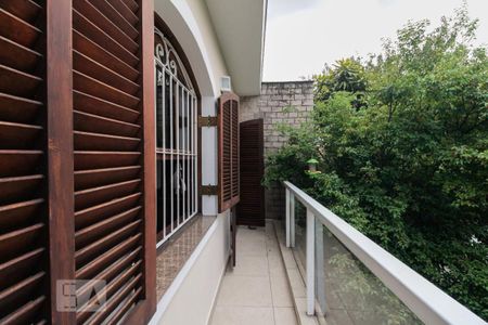 Casa à venda com 247m², 4 quartos e 3 vagas Casa à venda com 247m², 4 quartos e 3 vagasSacada Suíte