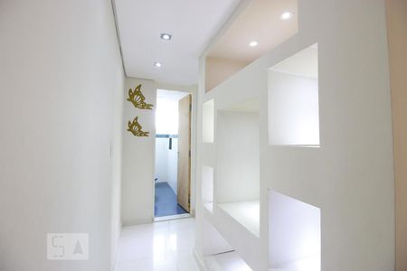 Corredor de apartamento à venda com 3 quartos, 70m² em Cidade Antônio Estevão de Carvalho, São Paulo