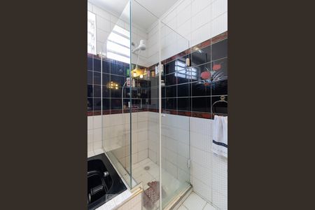 Casa à venda com 300m², 3 quartos e 2 vagas Casa à venda com 300m², 3 quartos e 2 vagasBanheiro da Suíte