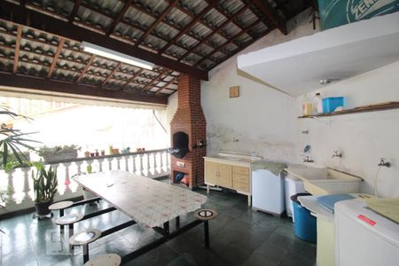 Casa à venda com 338m², 4 quartos e 3 vagasChurrasqueira