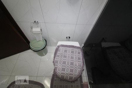 Casa à venda com 338m², 4 quartos e 3 vagasBanheiro 2 social