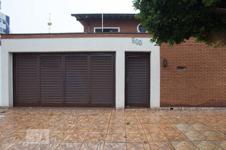 Casa para alugar com 350m², 4 quartos e 2 vagasFachada
