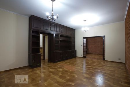 Sala de casa para alugar com 4 quartos, 350m² em Jardim Macedo, Ribeirão Preto