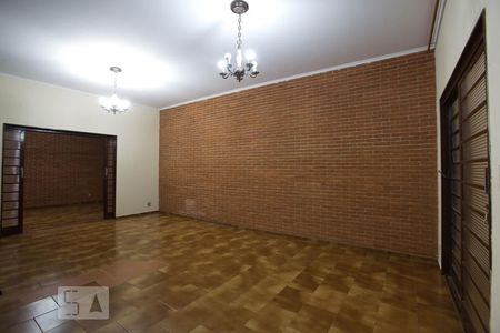 Sala de casa para alugar com 4 quartos, 350m² em Jardim Macedo, Ribeirão Preto