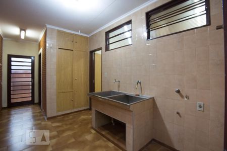 Casa para alugar com 350m², 4 quartos e 2 vagasÁrea de serviço