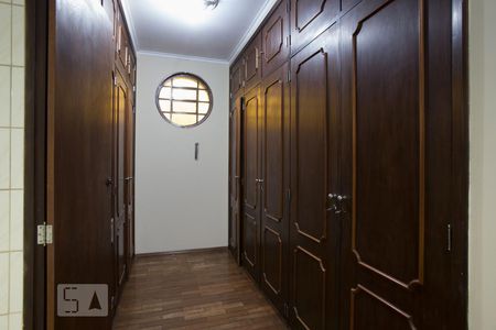 Casa para alugar com 350m², 4 quartos e 2 vagasSuíte 3 - closet