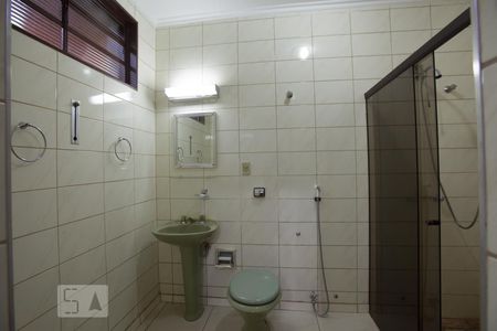 Casa para alugar com 350m², 4 quartos e 2 vagasBanheiro da suíte 1
