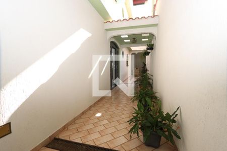 Casa à venda com 180m², 3 quartos e 3 vagasCorredor