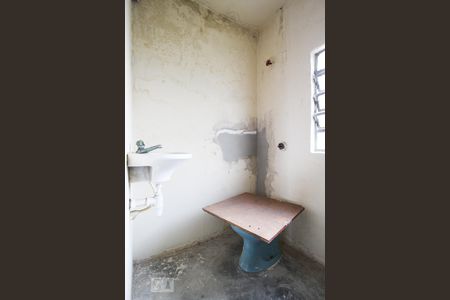 Casa à venda com 200m², 2 quartos e sem vaga Casa à venda com 200m², 2 quartos e sem vagaBanheiro de Serviço 2