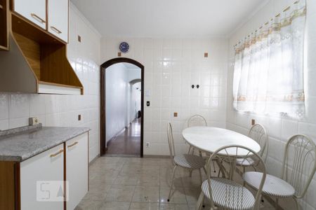 Casa à venda com 190m², 3 quartos e 6 vagas Casa à venda com 190m², 3 quartos e 6 vagasCozinha