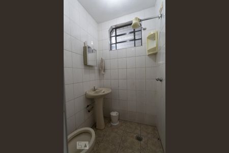 Casa à venda com 190m², 3 quartos e 6 vagas Casa à venda com 190m², 3 quartos e 6 vagasBanheiro