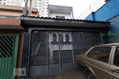 Casa à venda com 190m², 3 quartos e 6 vagas Casa à venda com 190m², 3 quartos e 6 vagasFachada