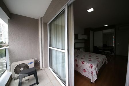 varanda de apartamento para alugar com 1 quarto, 37m² em Brooklin Paulista, São Paulo
