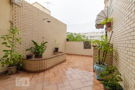 Apartamento à venda com 300m², 4 quartos e 1 vaga Apartamento à venda com 300m², 4 quartos e 1 vagaDetalhe da Sala - Varanda