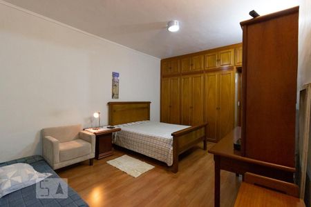 Casa à venda com 330m², 3 quartos e 8 vagas Casa à venda com 330m², 3 quartos e 8 vagasSuíte 3