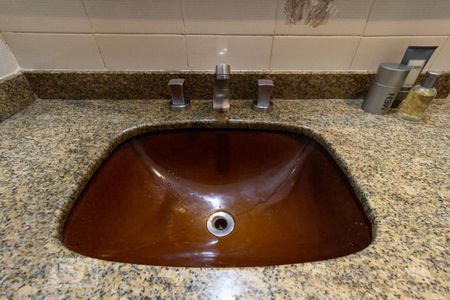 Casa à venda com 330m², 3 quartos e 8 vagas Casa à venda com 330m², 3 quartos e 8 vagasBanheiro suíte 3