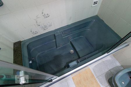 Casa à venda com 330m², 3 quartos e 8 vagas Casa à venda com 330m², 3 quartos e 8 vagasBanheiro suíte 2