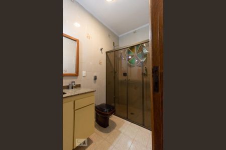 Casa à venda com 330m², 3 quartos e 8 vagas Casa à venda com 330m², 3 quartos e 8 vagasBanheiro suíte 3