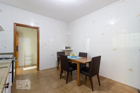Casa à venda com 330m², 3 quartos e 8 vagas Casa à venda com 330m², 3 quartos e 8 vagasCozinha