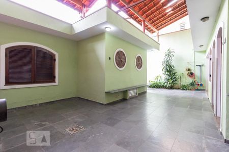 Casa à venda com 330m², 3 quartos e 8 vagas Casa à venda com 330m², 3 quartos e 8 vagasChurrasqueira