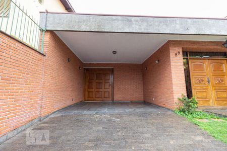 Casa à venda com 330m², 3 quartos e 8 vagas Casa à venda com 330m², 3 quartos e 8 vagasGaragem