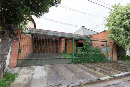 Casa à venda com 330m², 3 quartos e 8 vagas Casa à venda com 330m², 3 quartos e 8 vagasFachada