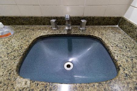 Casa à venda com 330m², 3 quartos e 8 vagas Casa à venda com 330m², 3 quartos e 8 vagasBanheiro suíte 2