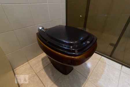 Casa à venda com 330m², 3 quartos e 8 vagas Casa à venda com 330m², 3 quartos e 8 vagasBanheiro suíte 3