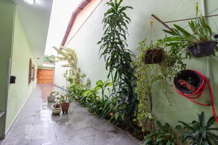 Casa à venda com 330m², 3 quartos e 8 vagas Casa à venda com 330m², 3 quartos e 8 vagasCorredor