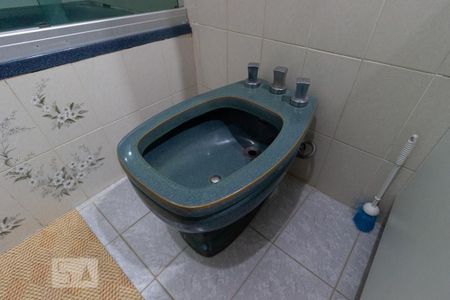 Casa à venda com 330m², 3 quartos e 8 vagas Casa à venda com 330m², 3 quartos e 8 vagasBanheiro suíte 2