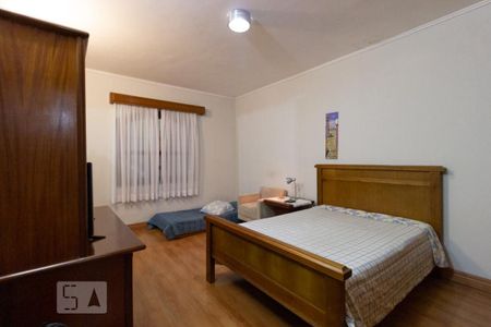 Casa à venda com 330m², 3 quartos e 8 vagas Casa à venda com 330m², 3 quartos e 8 vagasSuíte 3