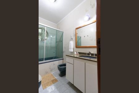 Casa à venda com 330m², 3 quartos e 8 vagas Casa à venda com 330m², 3 quartos e 8 vagasBanheiro suíte 2