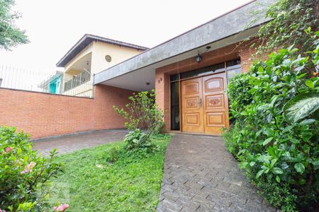 Casa à venda com 330m², 3 quartos e 8 vagas Casa à venda com 330m², 3 quartos e 8 vagasEntrada