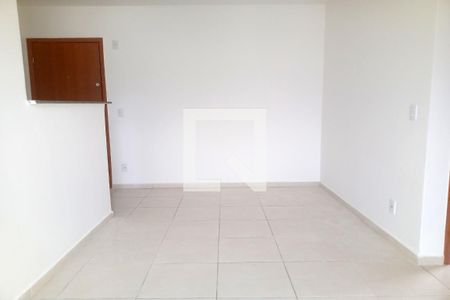 sala de apartamento para alugar com 2 quartos, 43m² em Cruzeiro do Sul, Nova Iguaçu
