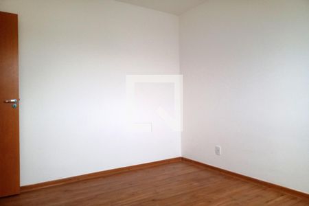 quarto 1 de apartamento para alugar com 2 quartos, 43m² em Cruzeiro do Sul, Nova Iguaçu