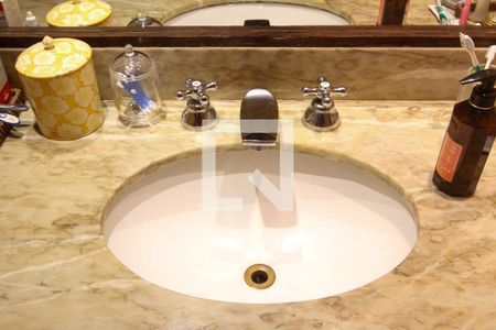 Apartamento à venda com 135m², 3 quartos e 1 vaga Apartamento à venda com 135m², 3 quartos e 1 vagaBanheiro Social