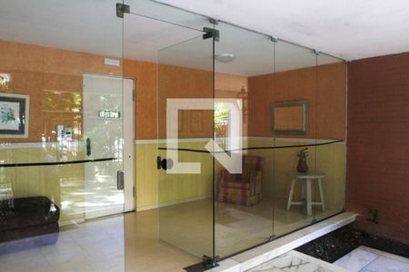 Apartamento à venda com 135m², 3 quartos e 1 vaga Apartamento à venda com 135m², 3 quartos e 1 vagaHall social