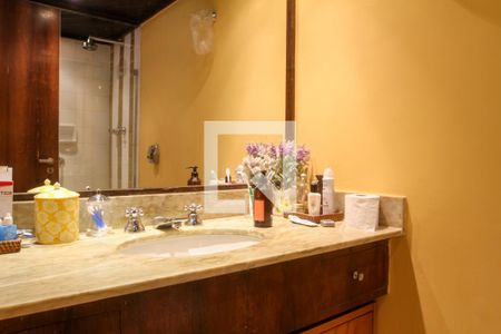 Apartamento à venda com 135m², 3 quartos e 1 vaga Apartamento à venda com 135m², 3 quartos e 1 vagaBanheiro Social