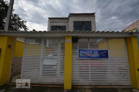 Casa à venda com 250m², 3 quartos e 2 vagasFoto da placa no imóvel