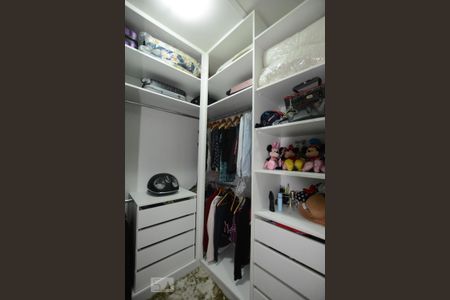 Casa à venda com 250m², 3 quartos e 2 vagasCloset da suíte 1