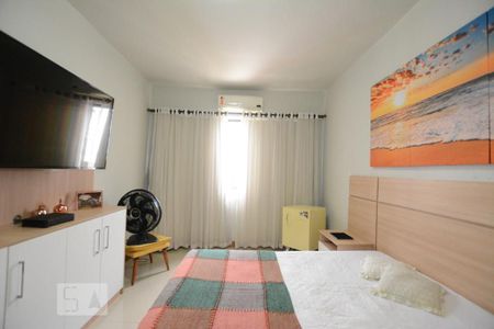 Casa à venda com 250m², 3 quartos e 2 vagasQuarto 1 Suite