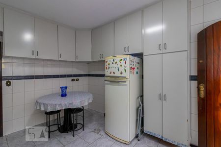 Casa à venda com 360m², 6 quartos e 3 vagas Casa à venda com 360m², 6 quartos e 3 vagasCozinha Casa 1