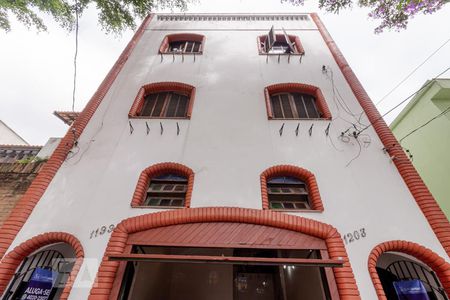 Casa à venda com 360m², 6 quartos e 3 vagas Casa à venda com 360m², 6 quartos e 3 vagasFachada