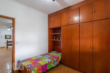 Casa à venda com 360m², 6 quartos e 3 vagas Casa à venda com 360m², 6 quartos e 3 vagasQuarto 1 Casa 2