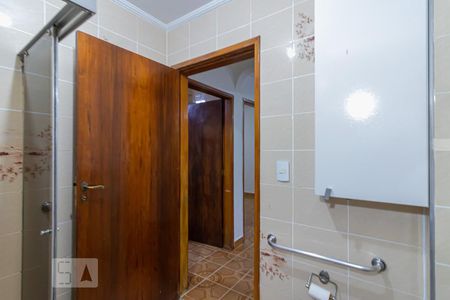 Casa à venda com 360m², 6 quartos e 3 vagas Casa à venda com 360m², 6 quartos e 3 vagasBanheiro Casa 2