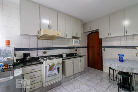 Casa à venda com 360m², 6 quartos e 3 vagas Casa à venda com 360m², 6 quartos e 3 vagasCozinha Casa 1