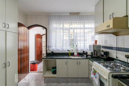 Casa à venda com 360m², 6 quartos e 3 vagas Casa à venda com 360m², 6 quartos e 3 vagasCozinha Casa 1