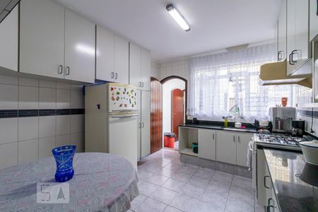 Casa à venda com 360m², 6 quartos e 3 vagas Casa à venda com 360m², 6 quartos e 3 vagasCozinha Casa 1