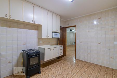 Casa à venda com 360m², 6 quartos e 3 vagas Casa à venda com 360m², 6 quartos e 3 vagasCozinha Casa 2